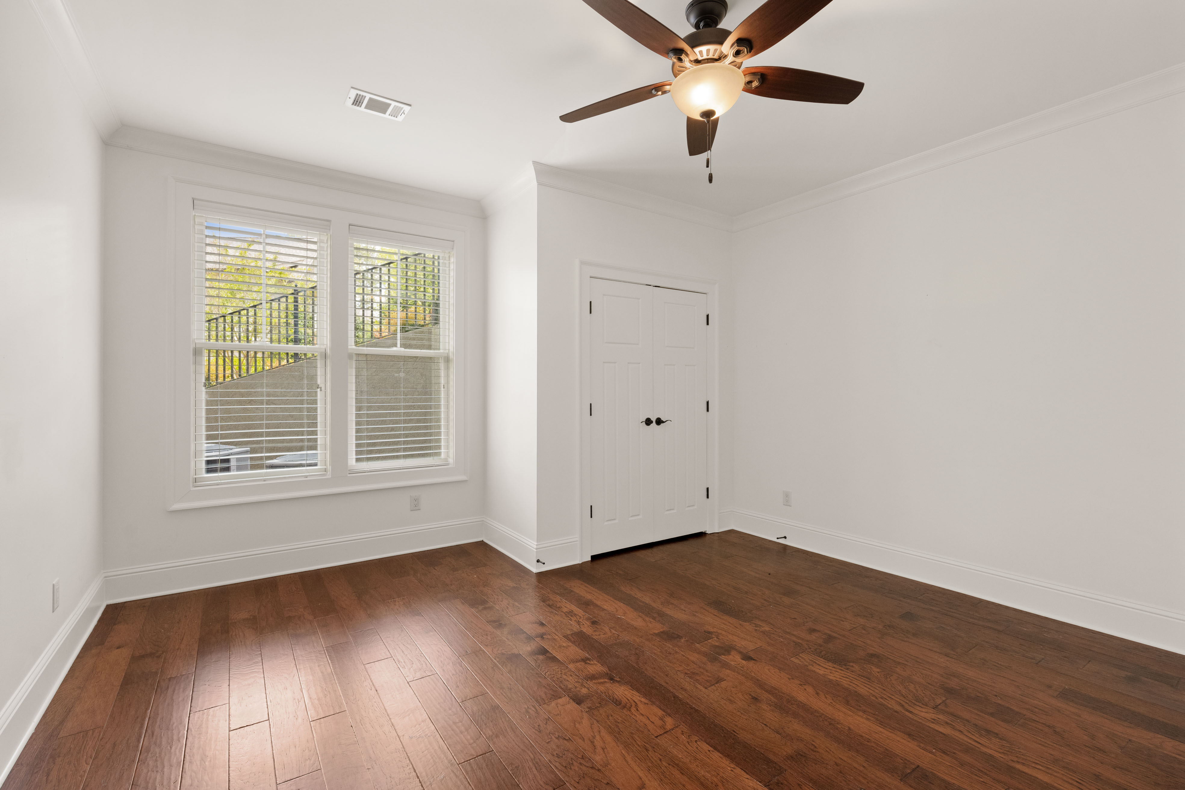 1080 Club Pointe Circle image 28